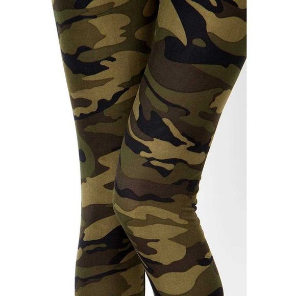 (Plus) Curvy Green Camo Butter Soft Peachskin Full Leggings - Picture 3 of 5